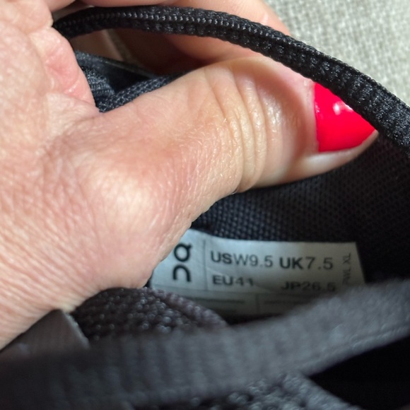 On Running Trainers Size 9.5W The Roger Spin Black Green - Picture 6 of 9